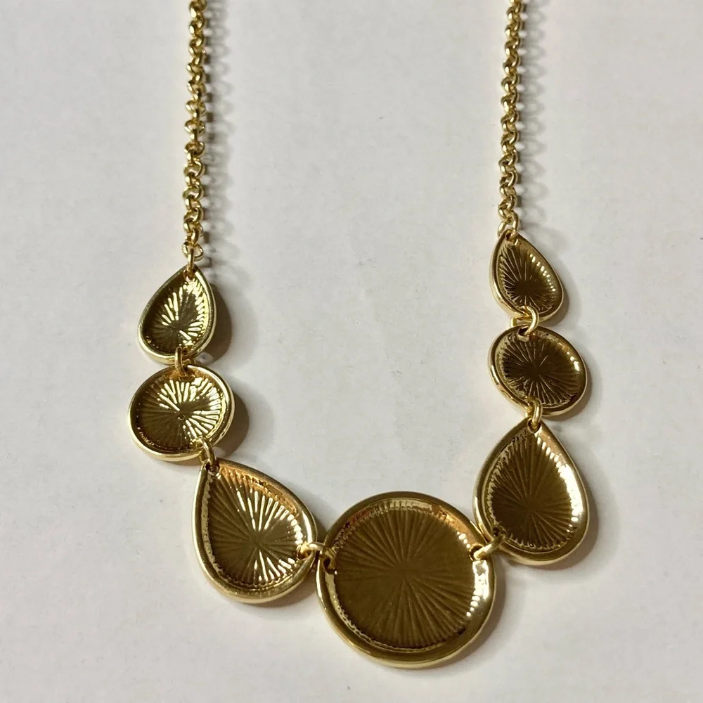 Beautiful Gold Disc Statement Necklace - Liz Claiborne - Picture 4 of 4